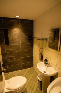Grey Rock Mountain Villa w/ Private Pool & Jacuzzi - Balamban - 2