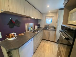 Mobile Home tout confort 4 pers, proche plage et centre, clim, TV, terrasse, parking - FR-1-709-75 - Fouras - 6
