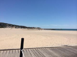 Studio cabine lumineux avec parking privé, face à la plage – Sète - FR-1-338-561 - 1