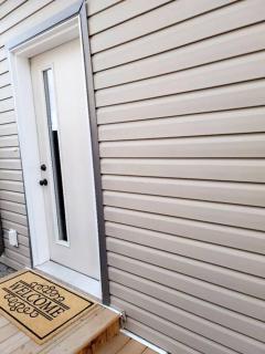 Brand New Modern Escape - Grande Prairie - 3