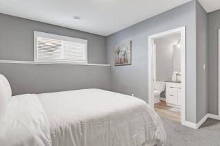 Brand New Modern Escape - Grande Prairie - 7