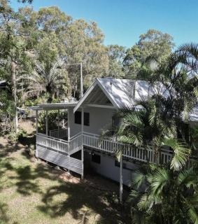 Bay Property . The Lakehouse - Yamba - 3