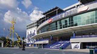 Lux 4BR Tampa Retreat - Mins Walk to RJ Stadium - 6