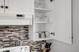 Bright and Spacious Home away from home - 5