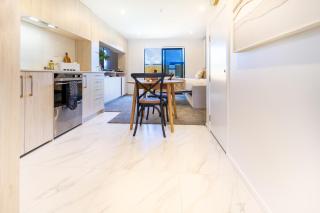 Central Oasis: Charming Studio with Backyard - 7