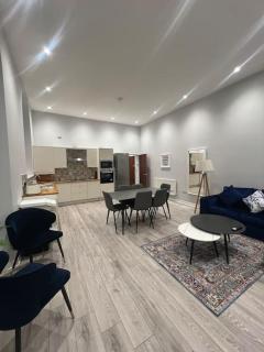 Welsh Getaway Apartment - Town Centre - Merthyr Tydfil - 7