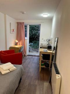 Brand new private studio flat, own entrance. - Bristol - 7