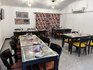 HOTEL METROPOLIS SRINAGAR - Srinagar - 9