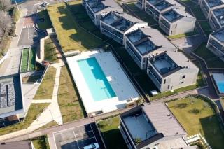 Poolvision Apartment - 8