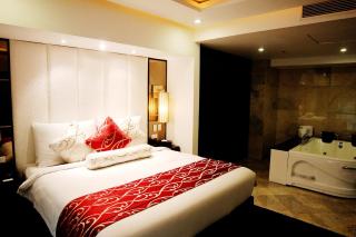 The Penthouse Hotel and Residences - Angeles - 3