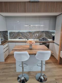 New Metropolitan - 9