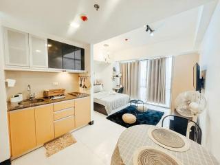 Modern Studio Unit in Viceroy McKinley Hill Taguig - Manila - 9