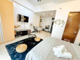 Modern Studio Unit in Viceroy McKinley Hill Taguig - Manila - 8