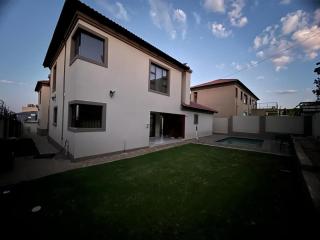 Villa on Dirk Smit Crescent - Alberton - 9
