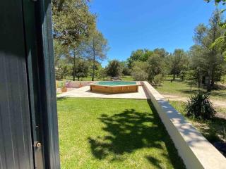 Petite maison et jardin,piscine chauffée privative - Rognes - 8