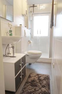 Modernes, zentrales Apartment in Troisdorf, Region Köln Bonn, 3 Etage, maximal für 4 Personen, Parkplatz & Netflix inklusive - 8