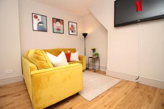Modern 2 Bed Apartment With Parking - 5 Min To City Centre - By EKLIVING LUXE Short Lets & Serviced Accommodation - Cardiff - 8