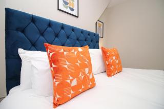 Modern 2 Bed Apartment With Parking - 5 Min To City Centre - By EKLIVING LUXE Short Lets & Serviced Accommodation - Cardiff - 4