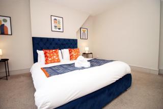 Modern 2 Bed Apartment With Parking - 5 Min To City Centre - By EKLIVING LUXE Short Lets & Serviced Accommodation - Cardiff - 2