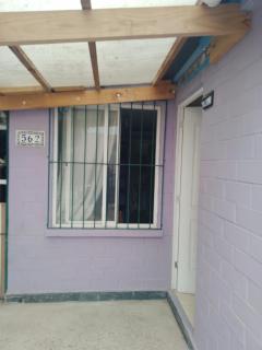 Pieza individual con baño privado en sector Puertas del mar - 0