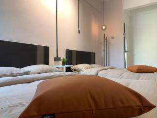 City Center w/ Home Cinema @The 5000 studio - 9