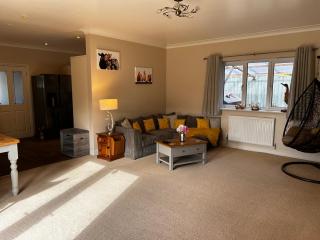 The Annexe - Street - 9