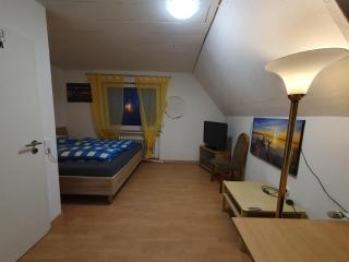 Geräumiges Ferienhaus in Bad Salzuflen mit einfacher Ausstattung, für Geschäftsreisende, Gruppen oder Familien geeignet, 4 Schlafzimmer - Bad Salzuflen - 3