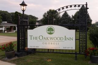 The Oakwood Inn Okoboji - 9