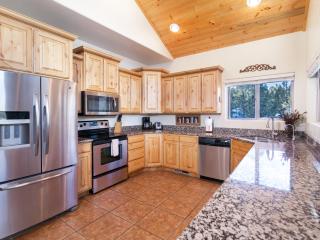 Escape to Tranquility: Amazing Cabin Near Zion - Orderville - 4