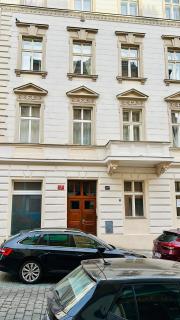 Green balcony & king size bed - Praag - 5