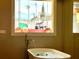 Luxury Cathedral Views in Seville - Seville - 8