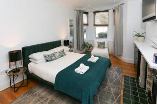 Newbridge Road, One bedroom Apartment - Bath - 7