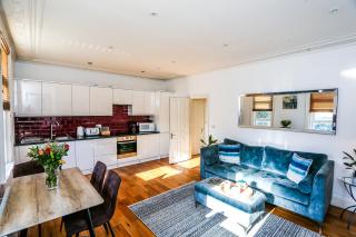 Newbridge Road, One bedroom Apartment - Bath - 3