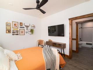 Moonlight Lodge, luxury home, Zion and Bryce - Orderville - 1