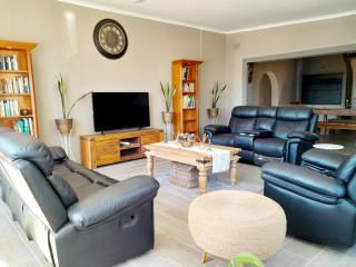 The Rustic Oak Guesthouse - 4