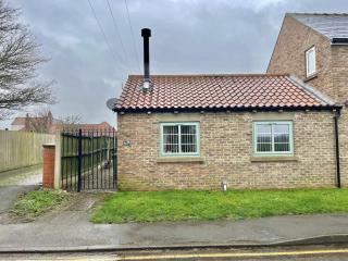 One bedroom barn with free parking - 6