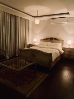 City Center Apartment on Tahliah Street - 8