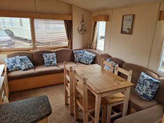 519 Family Caravan at Golden Gate Holiday Centre, Sleeps 6 - Abergele - 8