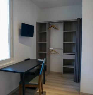 LE CENTRAL HOTEL BAR RESTAURANT - Balaruc-les-Bains - 7