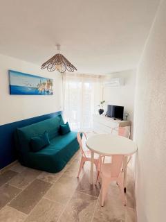 Logement climatisé à seulement 3 minutes à pied de la mer - Le Grau-du-Roi - 0