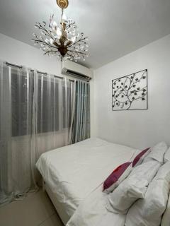 Cozy Sunset View Condo - Centrally Located! - Manila - 2
