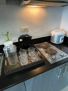 Cozy Sunset View Condo - Centrally Located! - Manila - 1