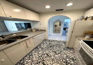 Naples Luxury Condo, Pool, Tennis, Minutes from the Beach - Naples - 2