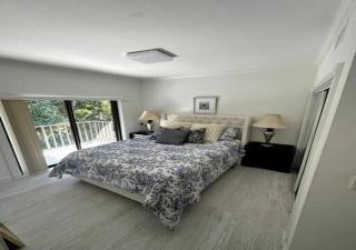 Naples Luxury Condo, Pool, Tennis, Minutes from the Beach - Naples - 4