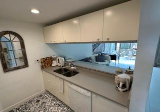 Naples Luxury Condo, Pool, Tennis, Minutes from the Beach - Naples - 1