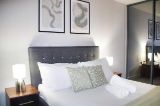 AP - Luxury 2Bed Apt On BroadSt - 3