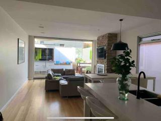 Lux 3br Cottage on East End City Fringe - Avail AFL Gather Round - Rose Park - 6