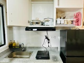 Raven's Nest Cozy Condo with Netflix Wi-fi in Imus - 3