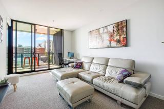 Queens Corner - Lakeside Serenity at Albert Park - 5