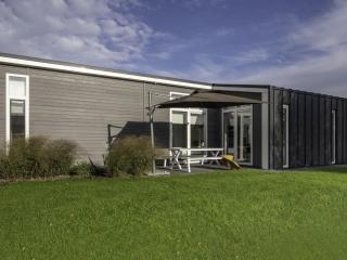 Chalet in Zeeland with Sauna by the Water - 7